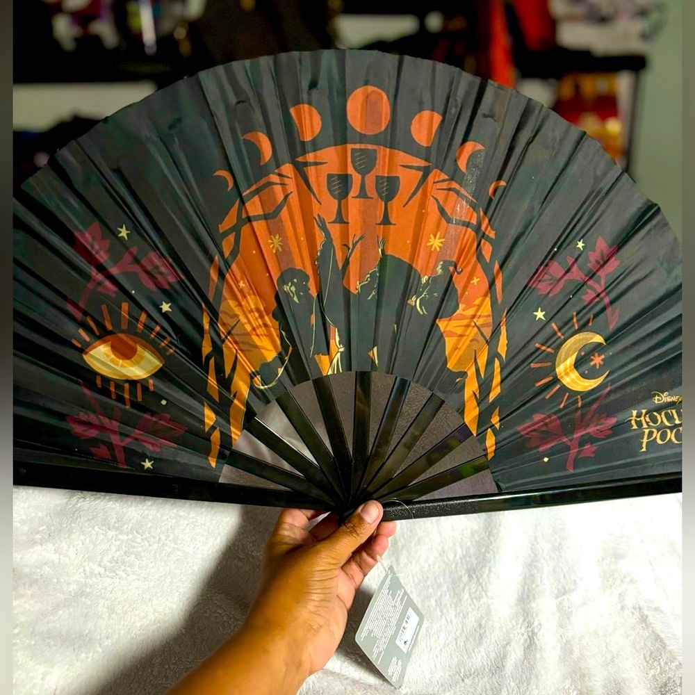 Disneyland Hocus Pocus Fan.  Disneyland Resorts exclusive.